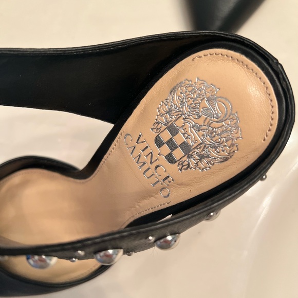 Stunning Vince Camuto Studded Buttery Leather Heels - Picture 6 of 6